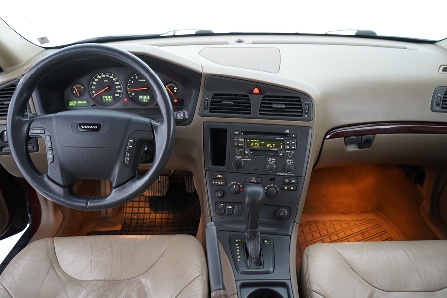 Volvo V70 vaihtoauto