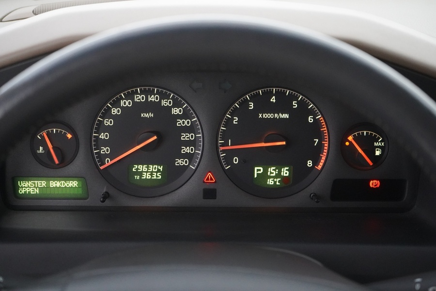 Volvo V70 vaihtoauto