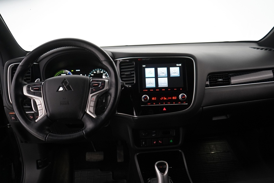 Mitsubishi Outlander PHEV vaihtoauto