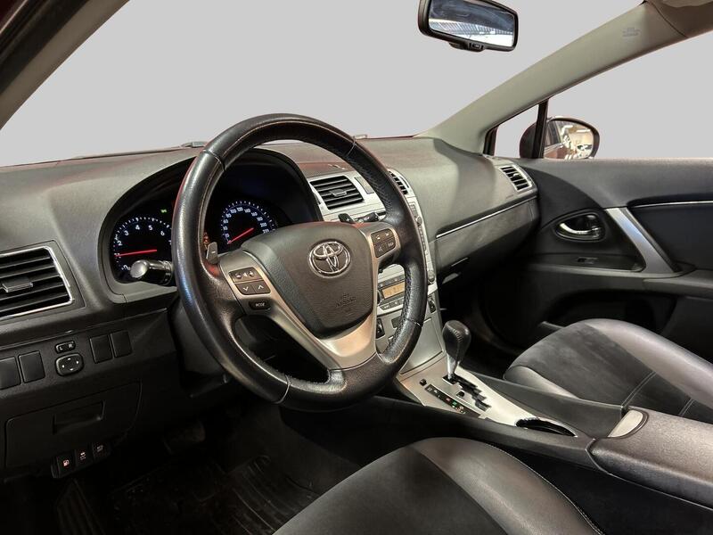 Toyota Avensis vaihtoauto