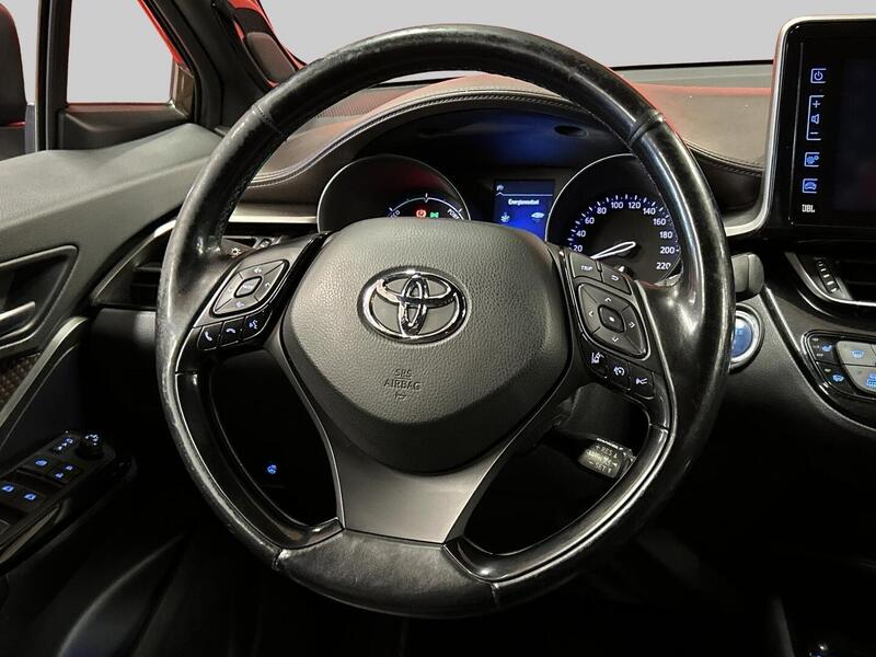 Toyota C-HR vaihtoauto