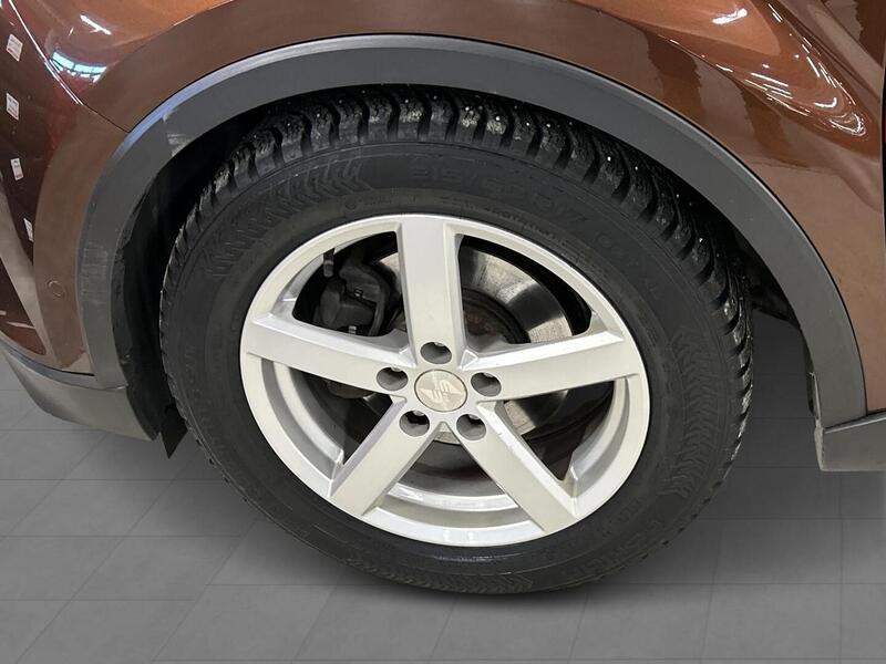 Toyota C-HR vaihtoauto