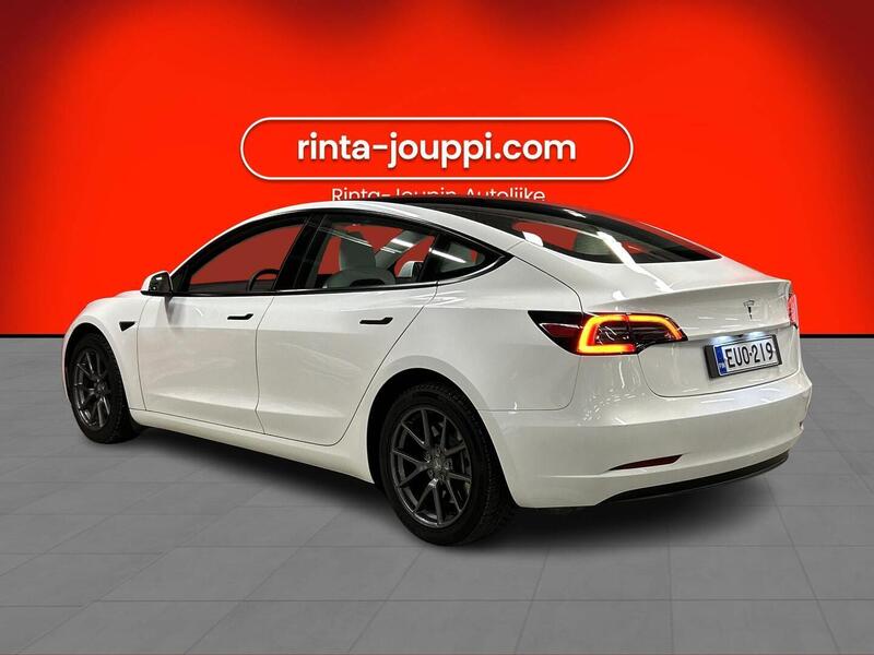 Tesla Model 3 vaihtoauto