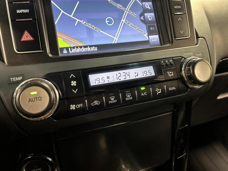 Toyota Land Cruiser vaihtoauto