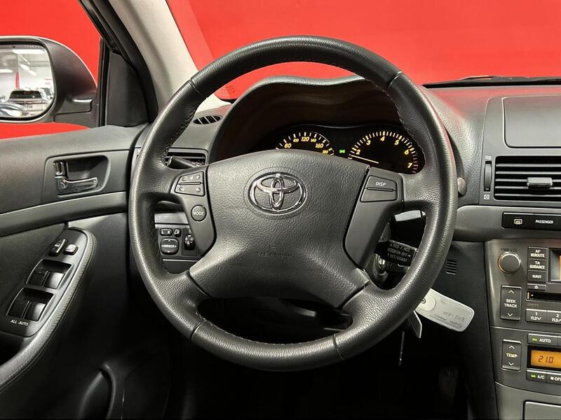 Toyota Avensis vaihtoauto