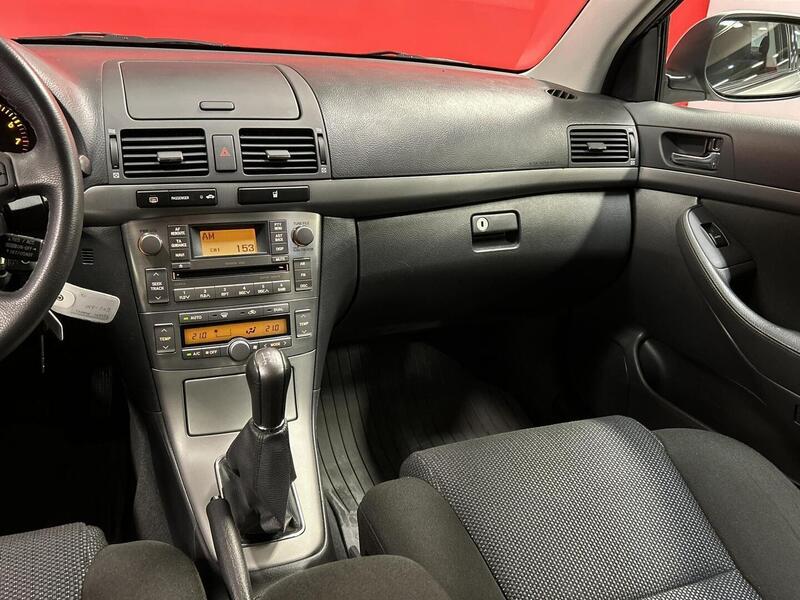 Toyota Avensis vaihtoauto