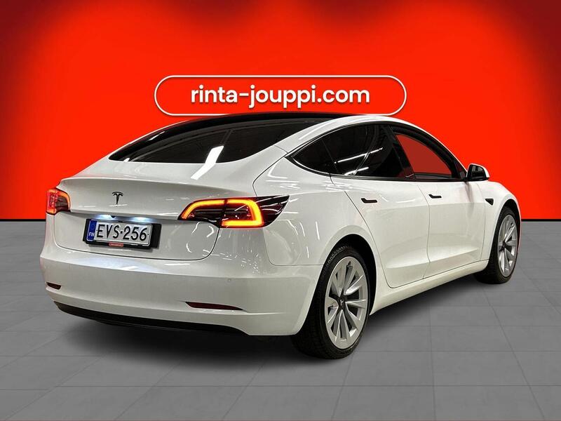 Tesla Model 3 vaihtoauto