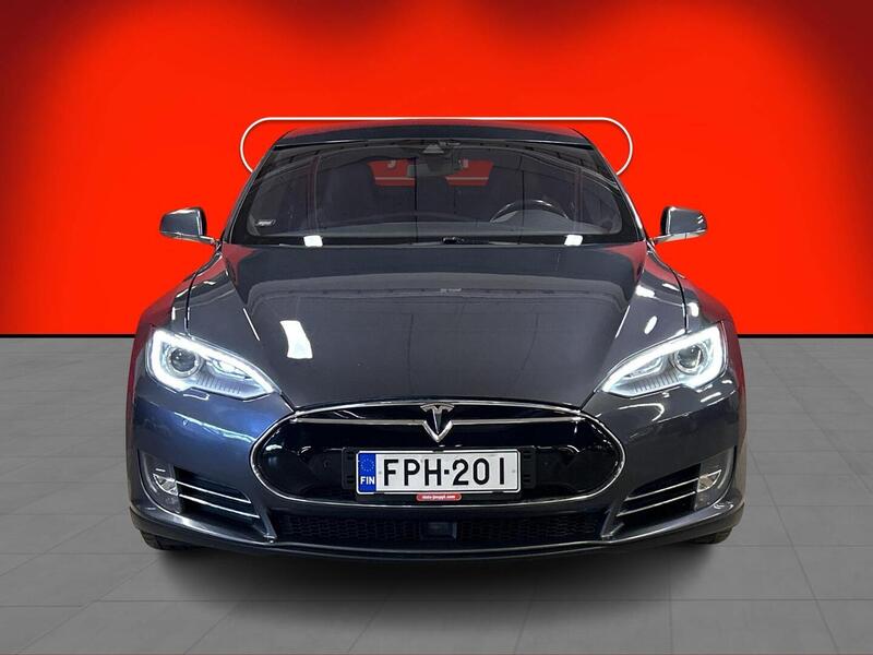 Tesla Model S vaihtoauto