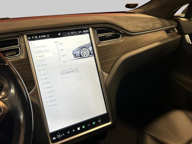 Tesla Model S vaihtoauto