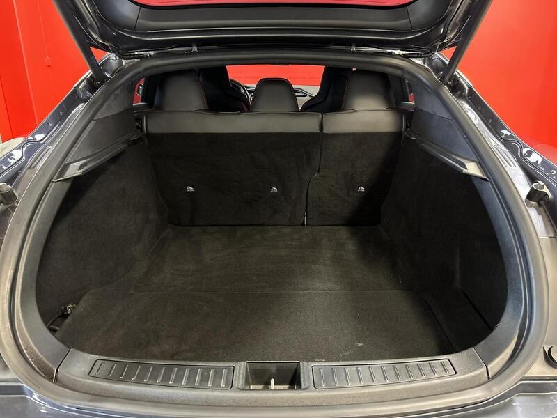 Tesla Model S vaihtoauto