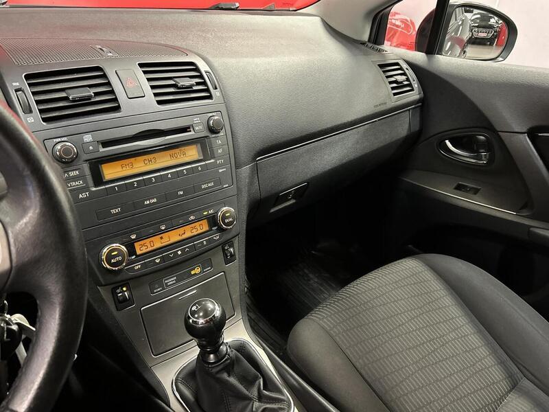 Toyota Avensis vaihtoauto