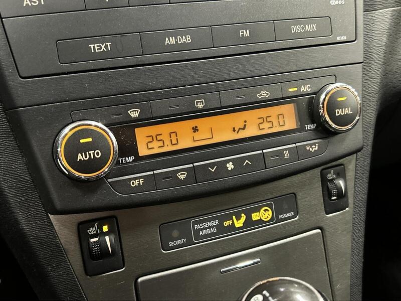 Toyota Avensis vaihtoauto