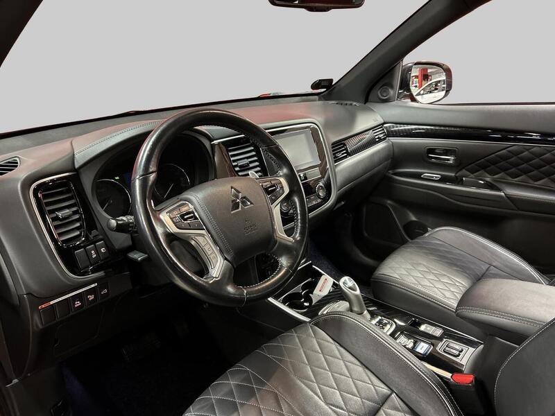 Mitsubishi Outlander PHEV vaihtoauto