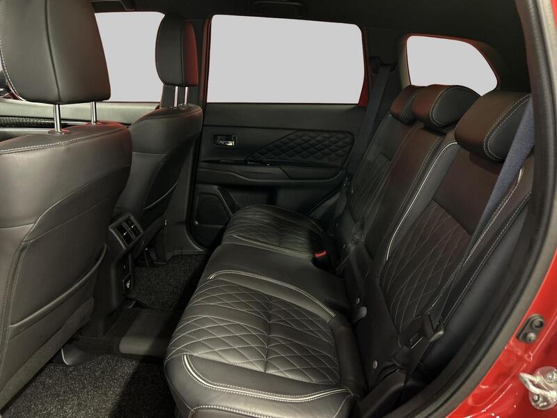 Mitsubishi Outlander PHEV vaihtoauto