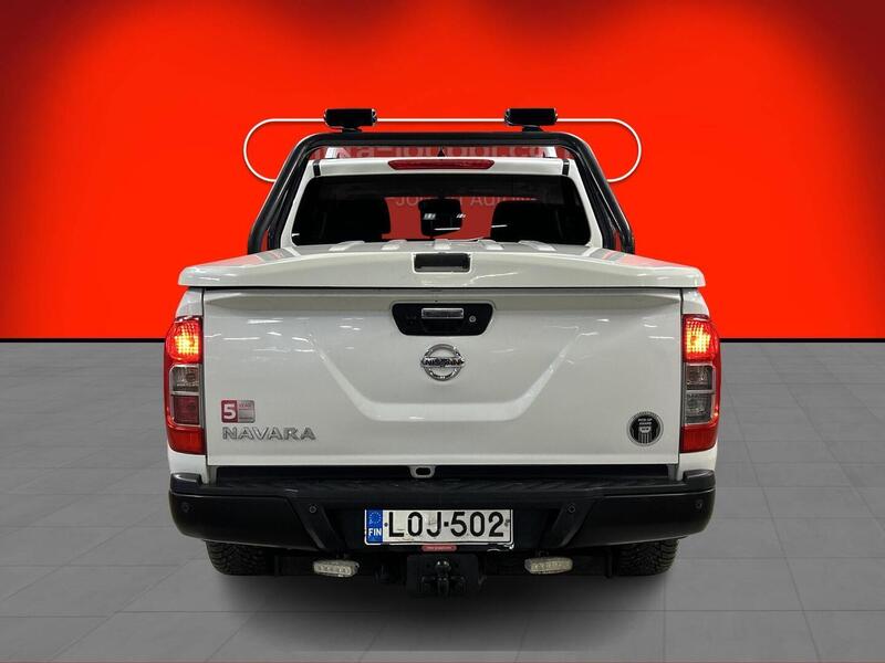 Nissan Navara vaihtoauto