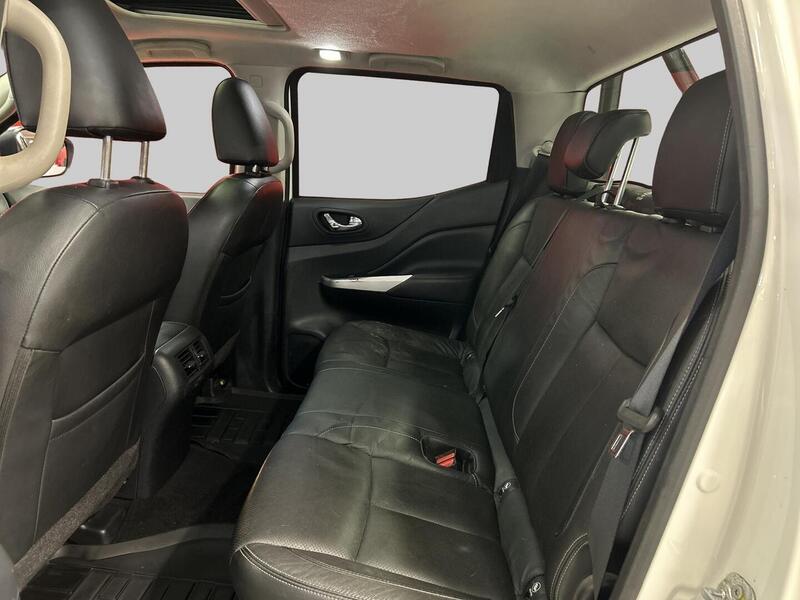 Nissan Navara vaihtoauto