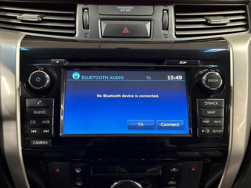 Nissan Navara vaihtoauto