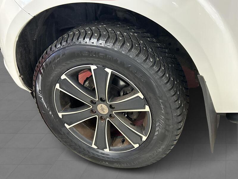 Nissan Navara vaihtoauto