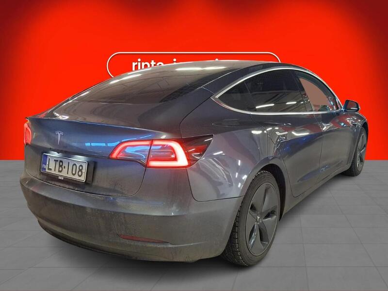 Tesla Model 3 vaihtoauto