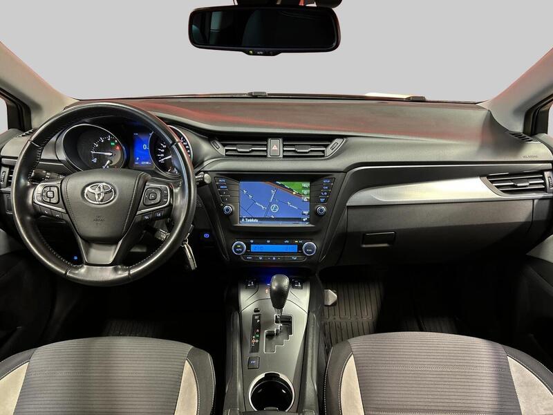 Toyota Avensis vaihtoauto