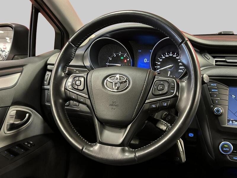 Toyota Avensis vaihtoauto