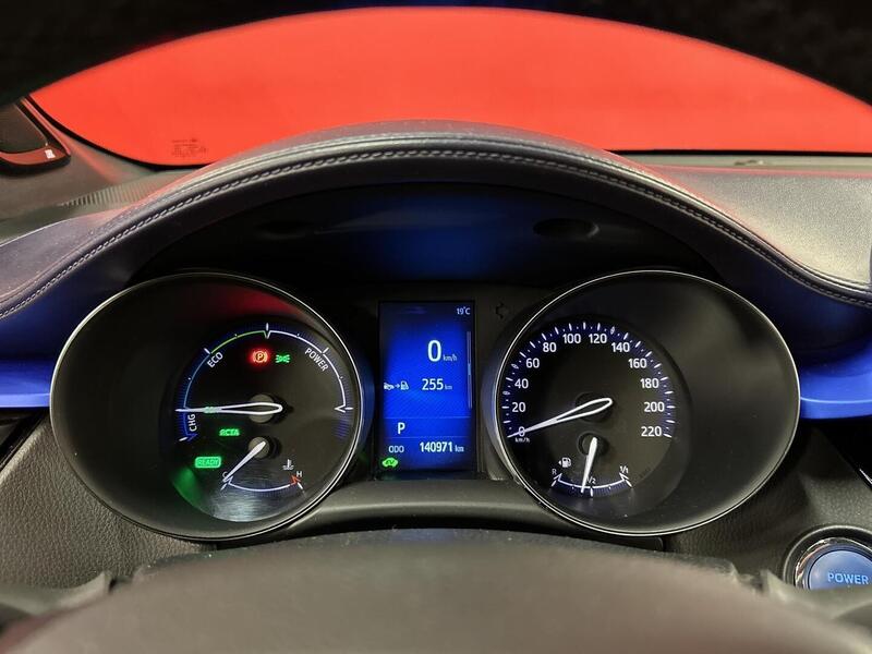 Toyota C-HR vaihtoauto