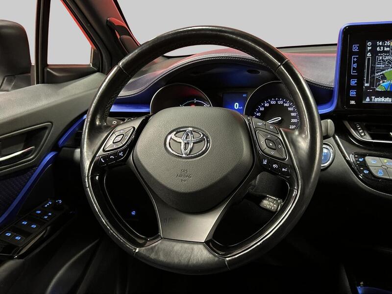 Toyota C-HR vaihtoauto