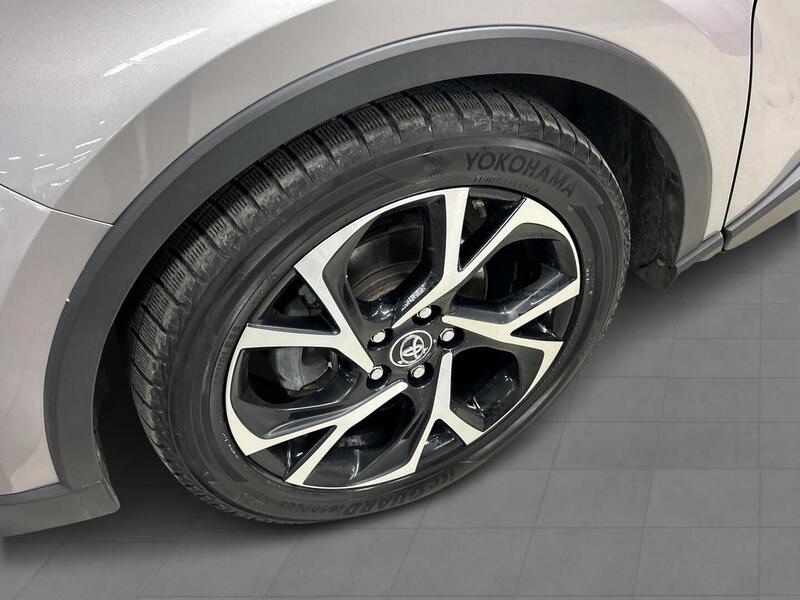 Toyota C-HR vaihtoauto