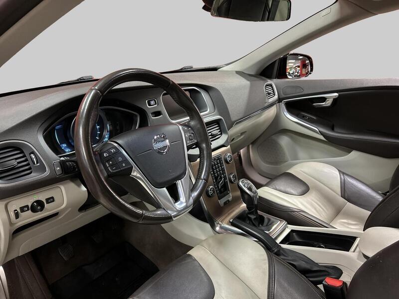 Volvo V40 Cross Country vaihtoauto