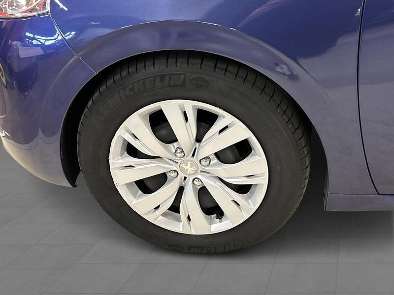 Peugeot 208 vaihtoauto