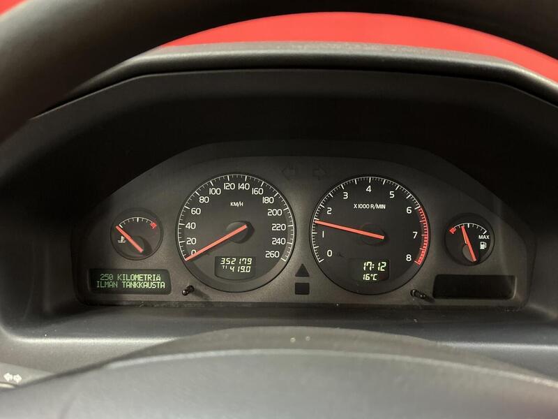 Volvo V70 vaihtoauto