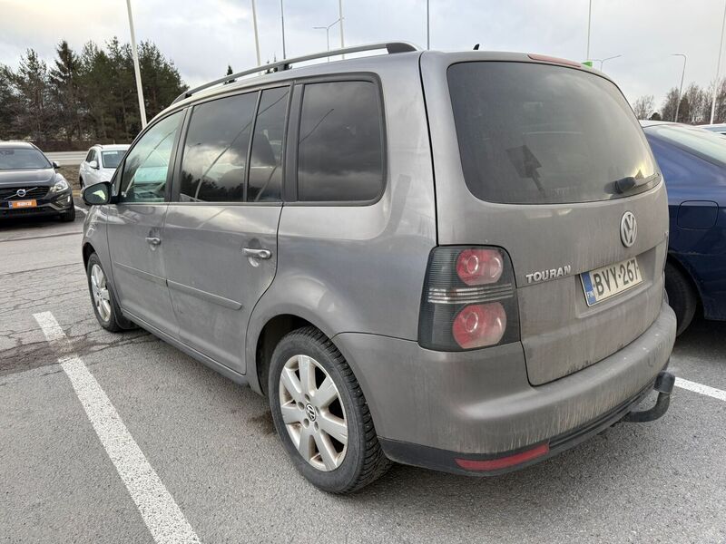 Volkswagen Touran vaihtoauto