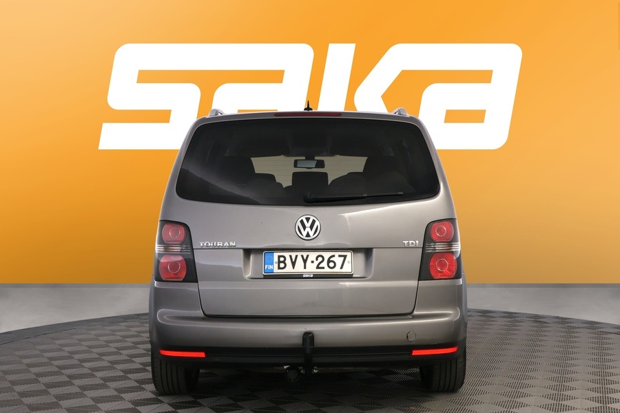 Volkswagen Touran vaihtoauto