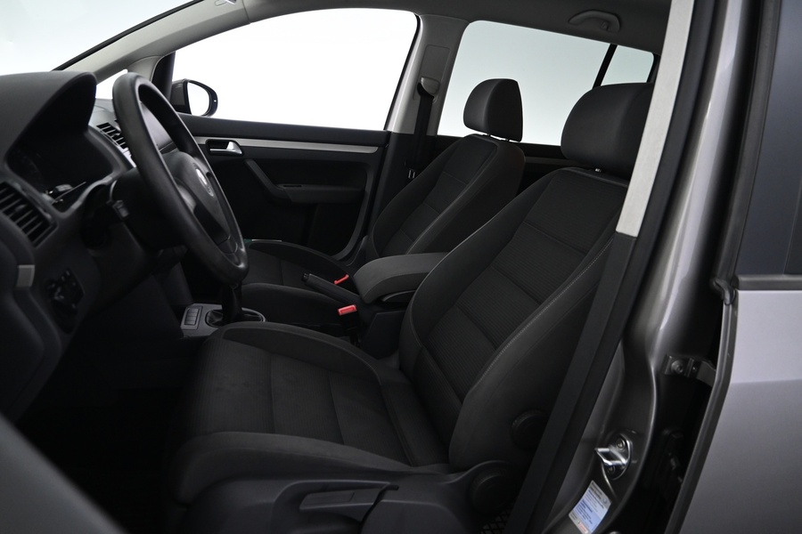 Volkswagen Touran vaihtoauto