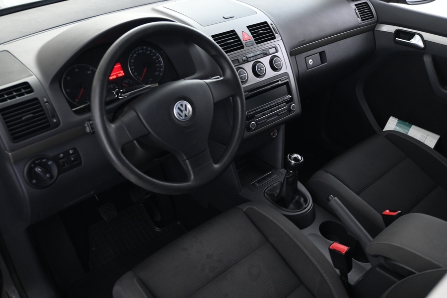 Volkswagen Touran vaihtoauto