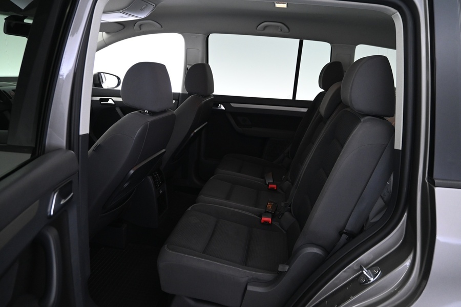 Volkswagen Touran vaihtoauto