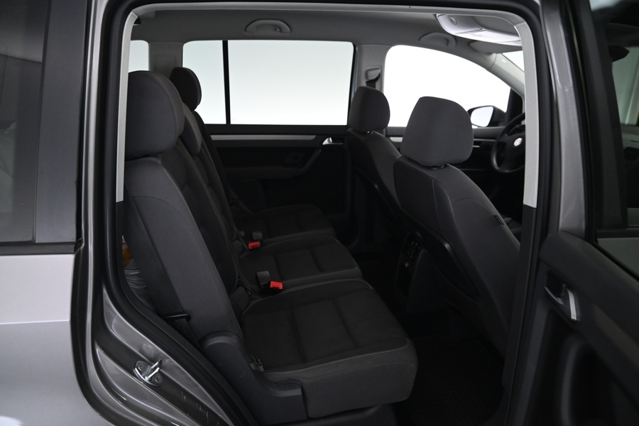 Volkswagen Touran vaihtoauto