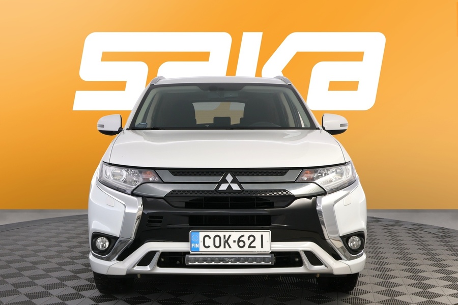Mitsubishi Outlander PHEV vaihtoauto