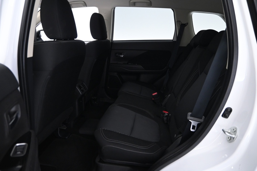 Mitsubishi Outlander PHEV vaihtoauto