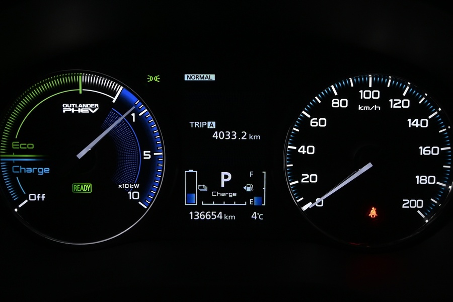 Mitsubishi Outlander PHEV vaihtoauto