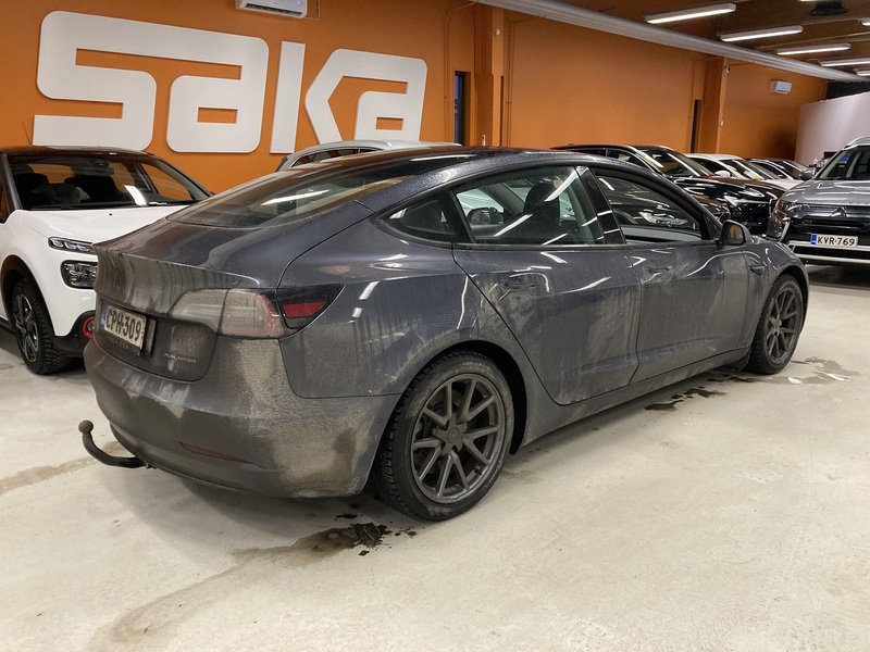 Tesla Model 3 vaihtoauto