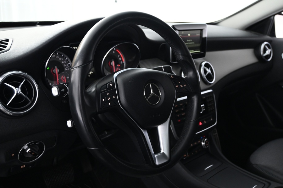 Mercedes-Benz GLA vaihtoauto