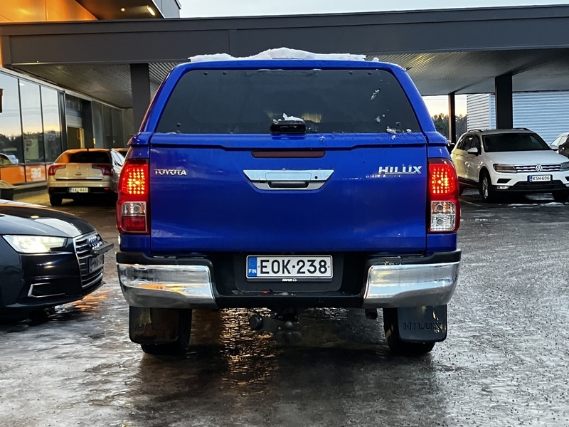 Toyota Hilux vaihtoauto
