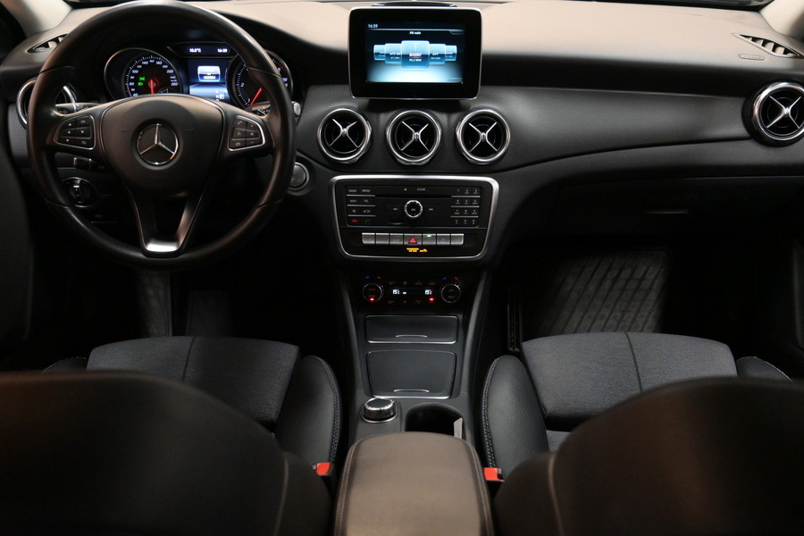 Mercedes-Benz GLA vaihtoauto