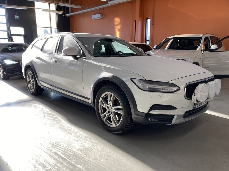 Volvo V90 Cross Country vaihtoauto