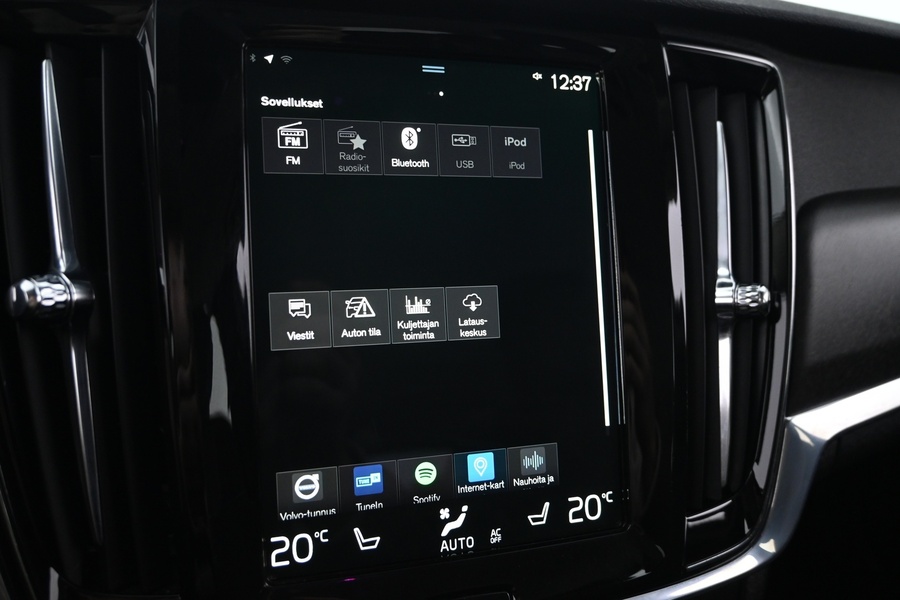 Volvo V90 Cross Country vaihtoauto