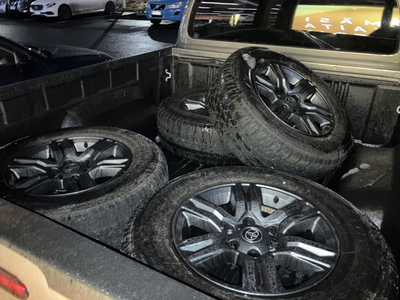 Toyota Hilux vaihtoauto