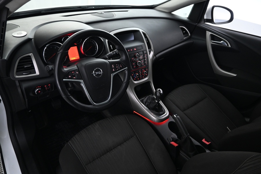Opel Astra vaihtoauto