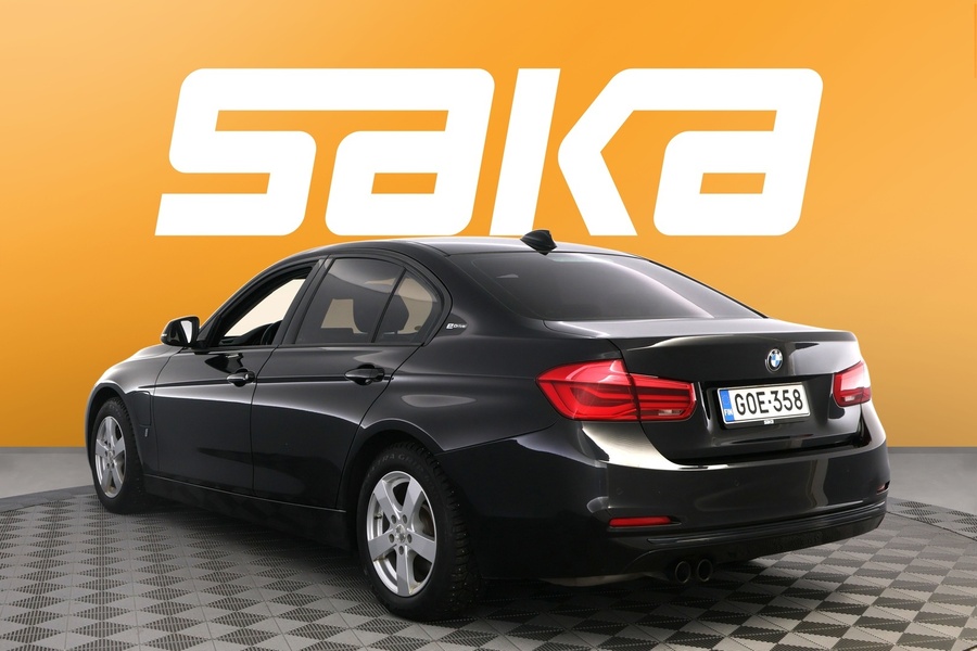 BMW 330 vaihtoauto