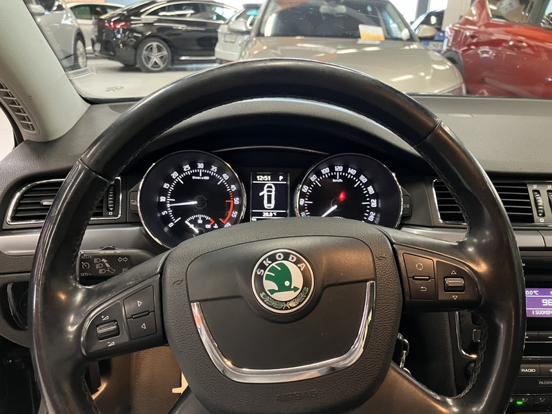 Skoda Superb vaihtoauto